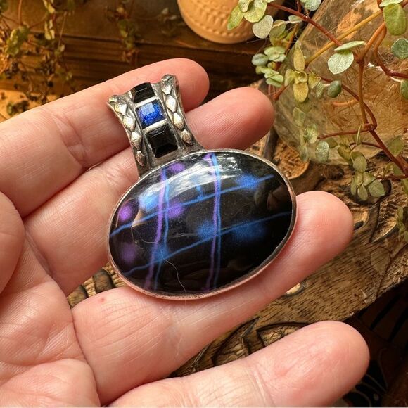 Chico’s Blue Medallion Statement Pendant - Picture 1 of 3